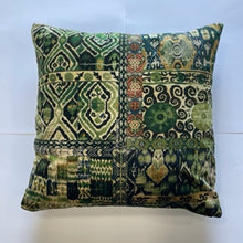 Load image into Gallery viewer, GP &amp; J Baker Rio Cushion
